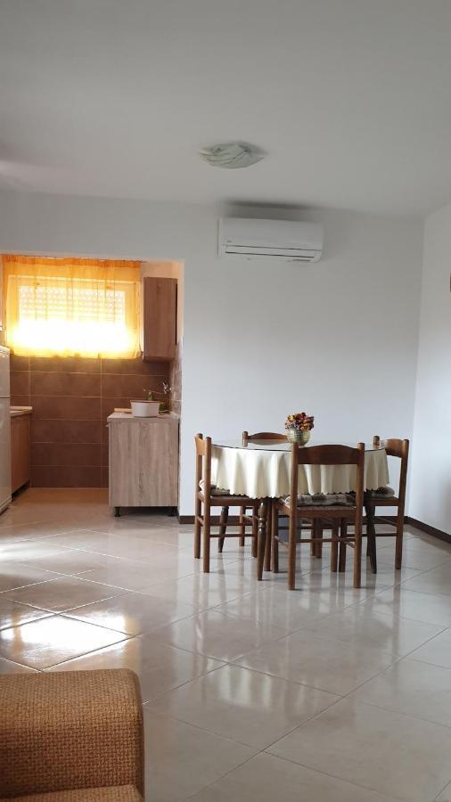 Apartman Lena Pula Zewnętrze zdjęcie