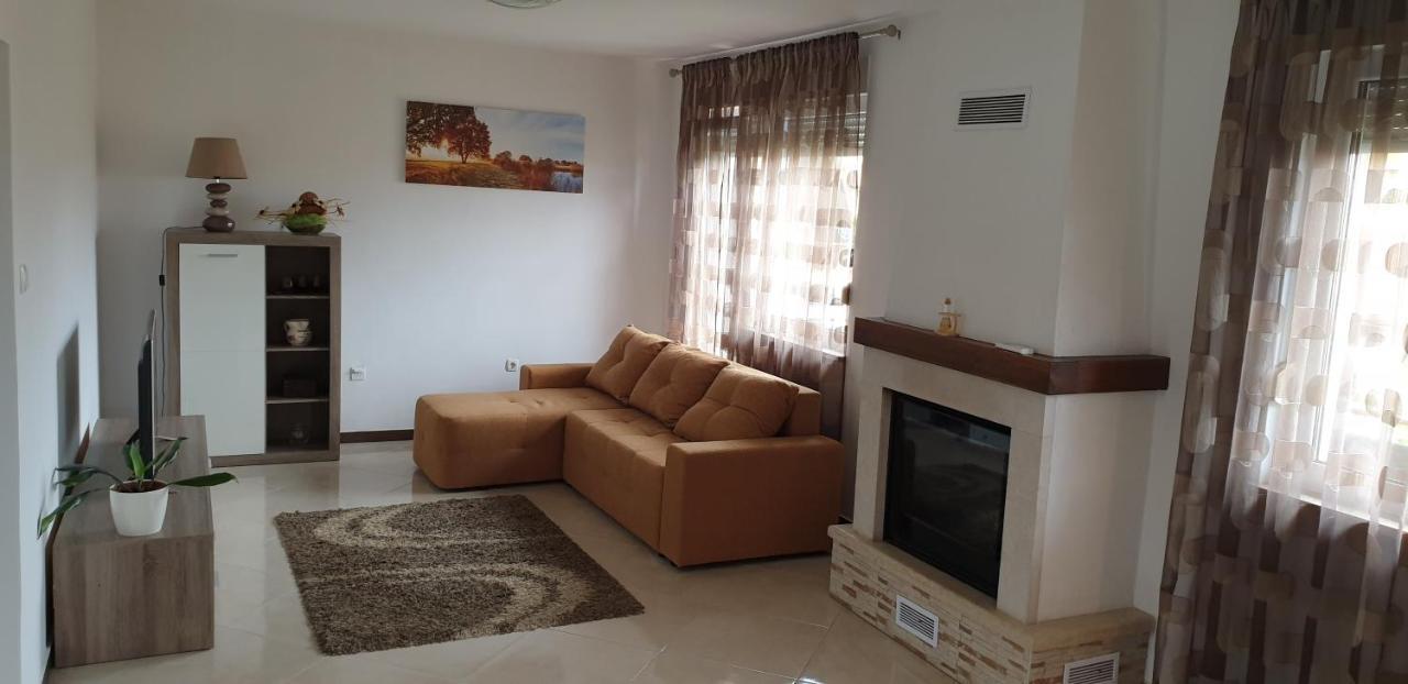Apartman Lena Pula Zewnętrze zdjęcie